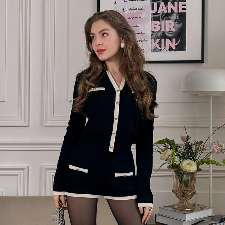 Damen Strickanzug mit eleganten Details und durchknöpfbarem Oberteil Drune
