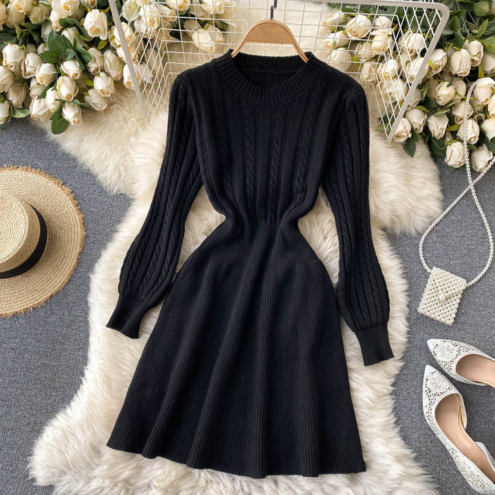 Damen Strickkleid mit modernem Zopfmuster und figurbetonendem Schnitt Drune