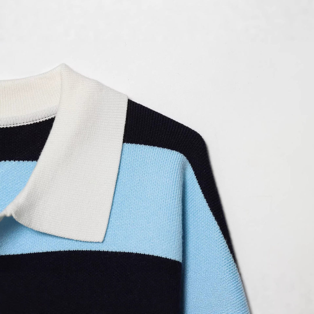 Damen gestreifter kurzer Rugby-Strickpullover mit offenem V-Ausschnitt und Hemdkragen Drune