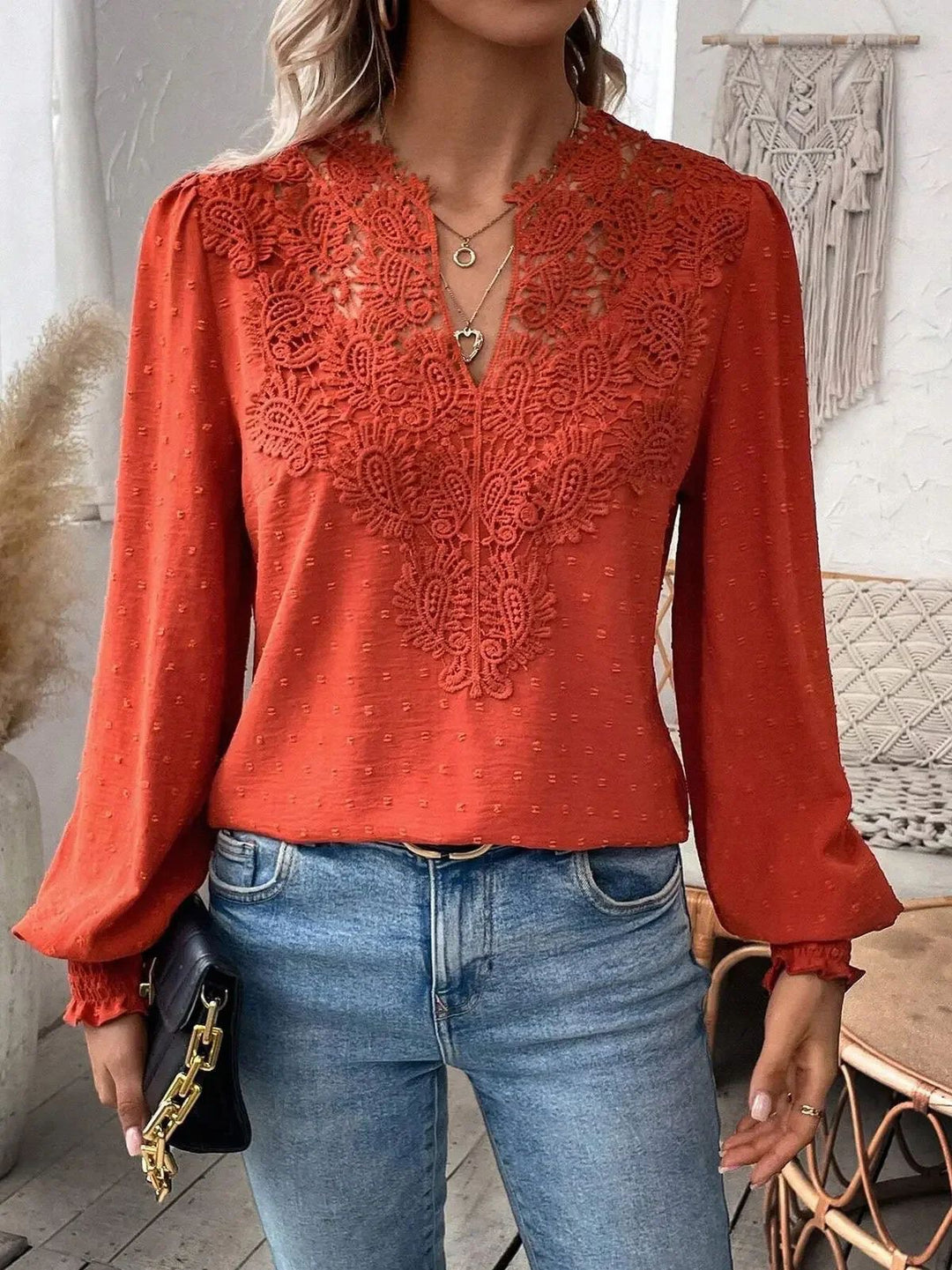Damen nan Spitzenapplikation V-Ausschnitt Bluse mit Strukturpunkt, gerafften Manschetten und leicht taillierter Silhouette Drune