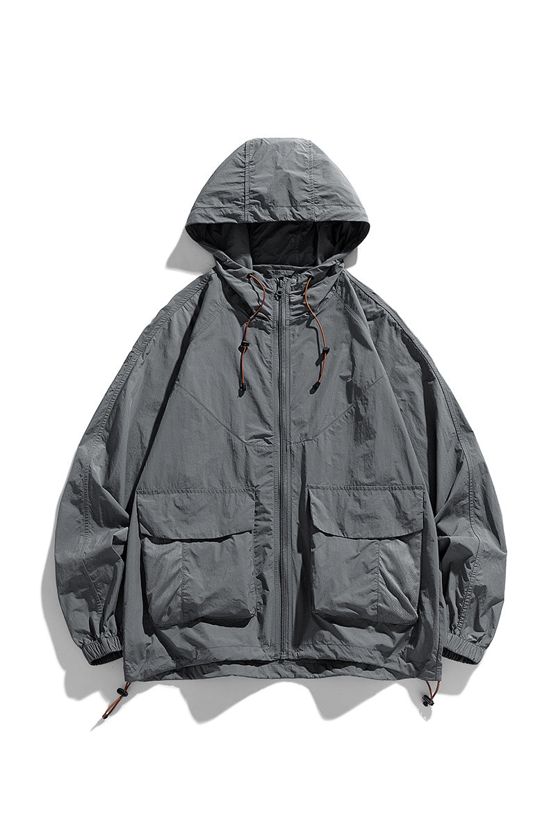 Herren Leichte Outdoor-Jacke mit verstellbarem Kapuzensystem
