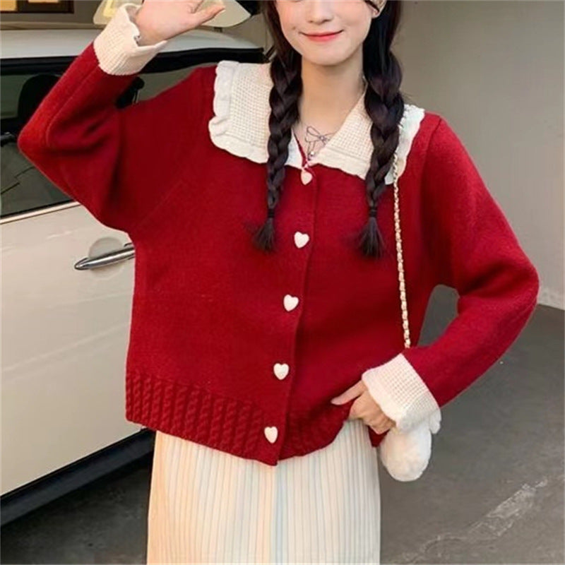 Damen Strickjacke mit Herzknöpfen und apartem Rüschenkragen Drune