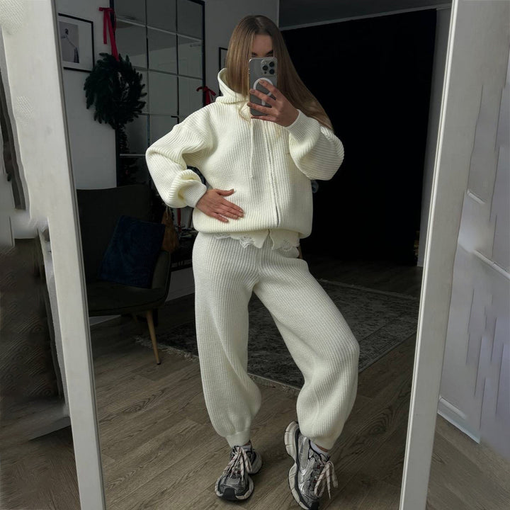 Damen Strickanzug mit lässigem Schnitt und modernem Hoody Drune