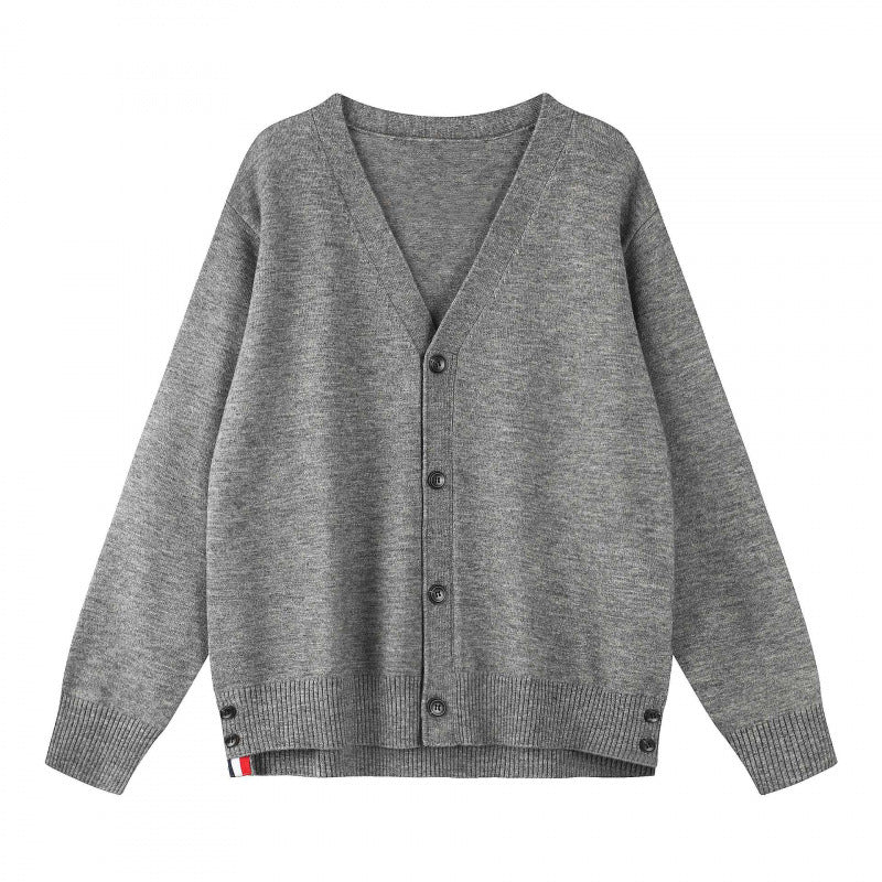 Unisex Oversize V‑Neck Strickcardigan mit Knopfleiste und Seitendruckknöpfen Drune