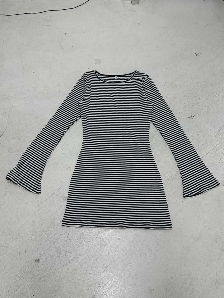 Damen nan tailliertes Rippen-Minikleid mit U-Boot-Ausschnitt und ausgestellten Ärmeln Drune
