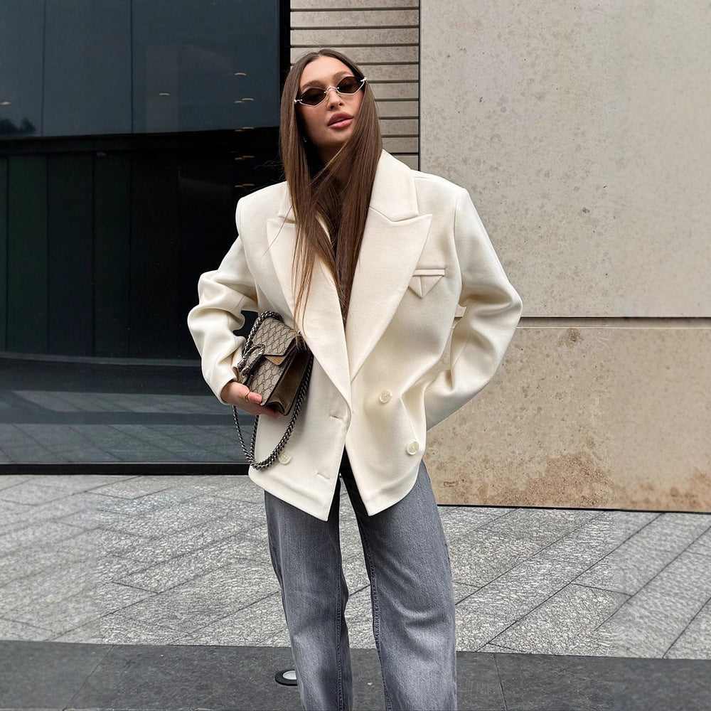 Damen Oversize Doppelreihiger Kurzblazer im Cocoon-Schnitt aus Wollmix Drune