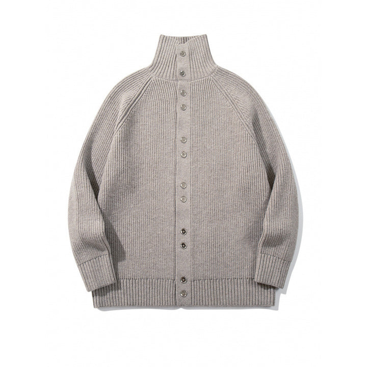 Herren grobgestrickter Knopfcardigan mit hohem Rollkragen und Raglanärmeln Drune