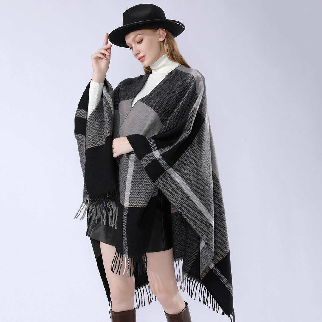 Damen Oversize-Capeponcho aus strukturierter Strickmischung mit V‑Ausschnitt, Karomuster und Fransen Drune