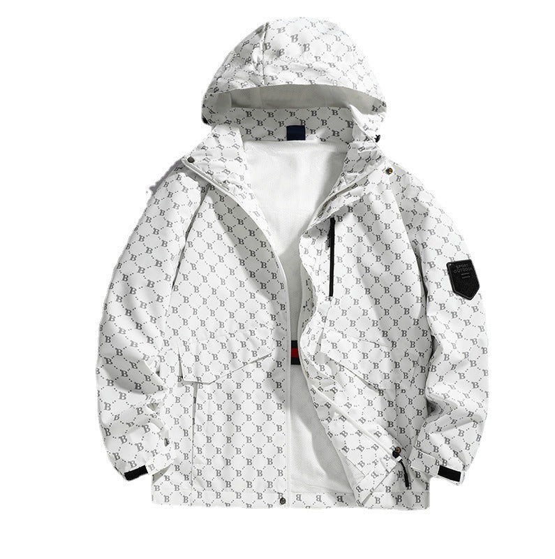 Herren Kapuzen-Softshelljacke mit Allover‑Monogramm, atmungsaktivem Meshfutter und Reißverschlusstaschen Drune