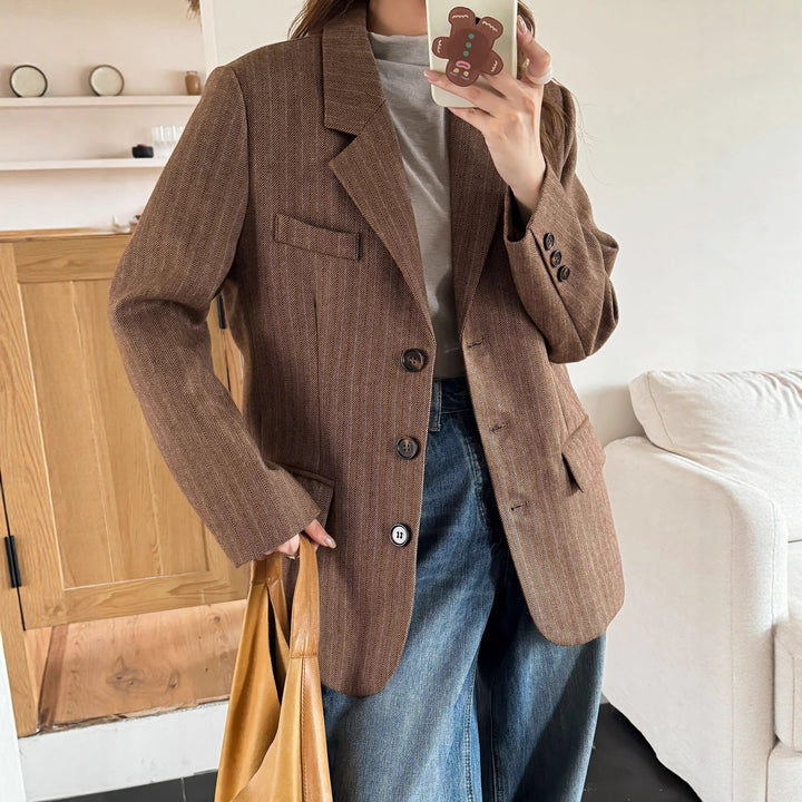 Damen Oversize-Tweedblazer mit Fischgrätmuster, markanter Schulterlinie und Pattentaschen Drune