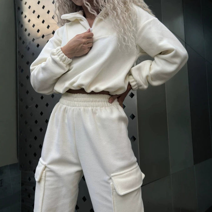 Damen sportlich-elegantes Lounge-Set aus schwerem Baumwollfleece mit Stehkragen, Kängurutasche und Cargo-Beintasche Drune