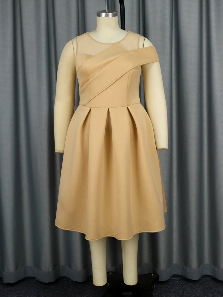 Damen Cocktailkleid mit asymmetrischem Schnitt und innovativen Plissee-Details Drune