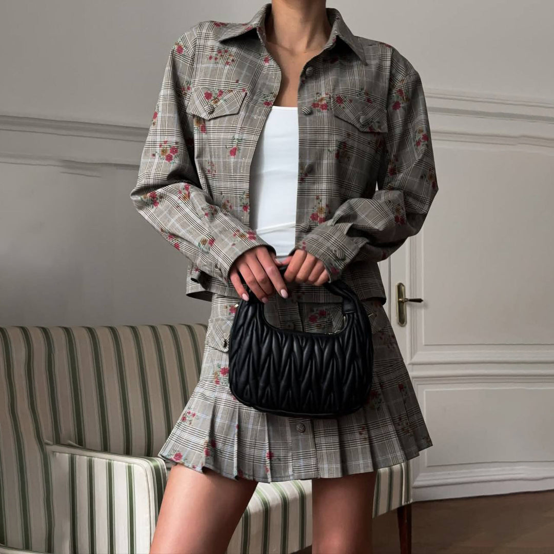 Damen Karierte Blousonjacke mit floralen Akzenten und dazu passendem Rock Drune