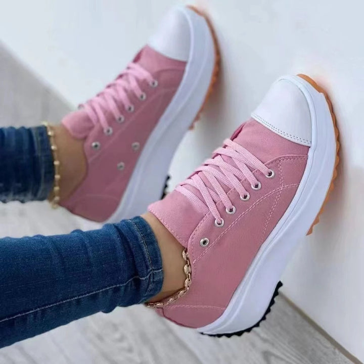 Damen Plateau-Sneaker mit Canvas-Obermaterial, verstärkter Zehenkappe und profilierter Gummilaufsohle Drune