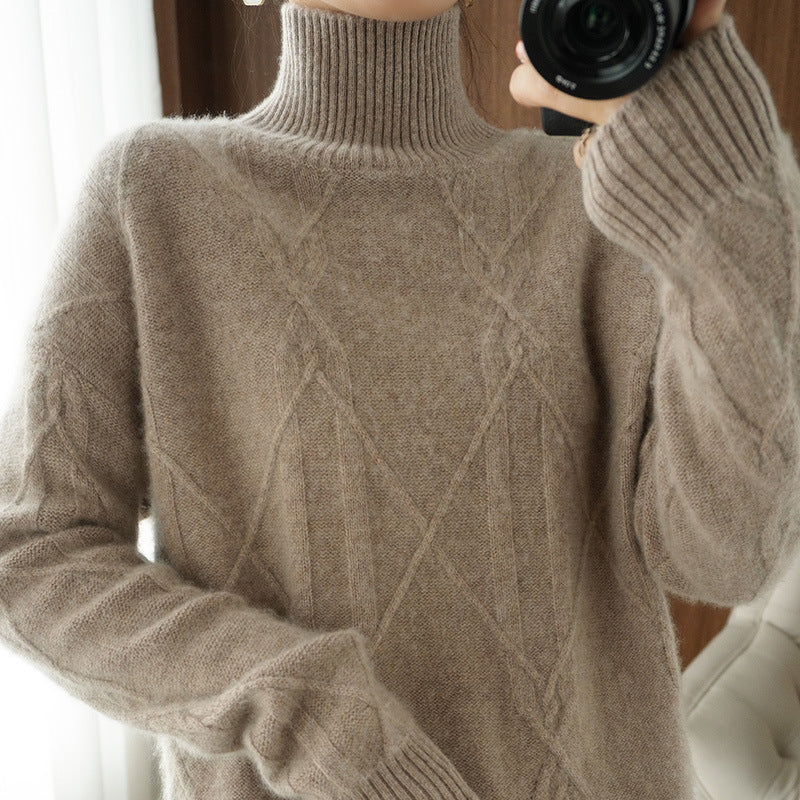Damen Weicher Mohair‑Look Pullover mit hohem Rippkragen, Zopfmotiv und kastiger Oversize‑Passform Drune
