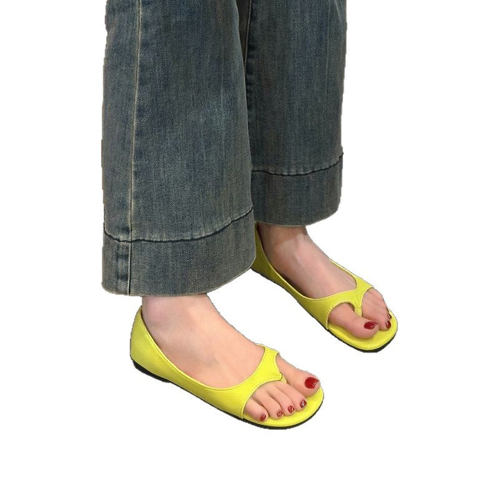 Damen Flache Slip-On-Pantoletten mit Zehenring und weichem Komfortfußbett Drune