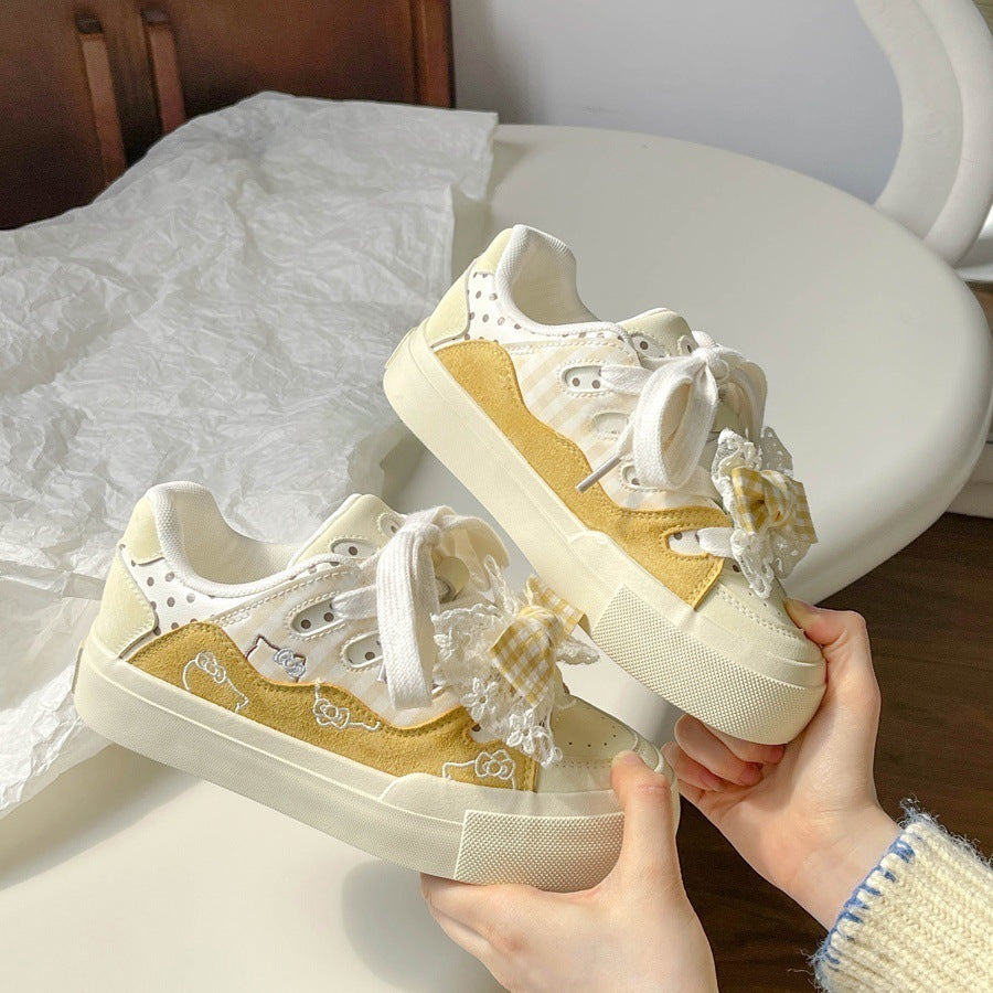 Damen Sneakers mit verspielt romantischen Details und komfortablen Sohlen Drune