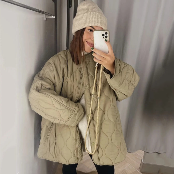 Damen Steppjacke Longline mit Oversize‑Silhouette und Druckknopfverschluss Drune