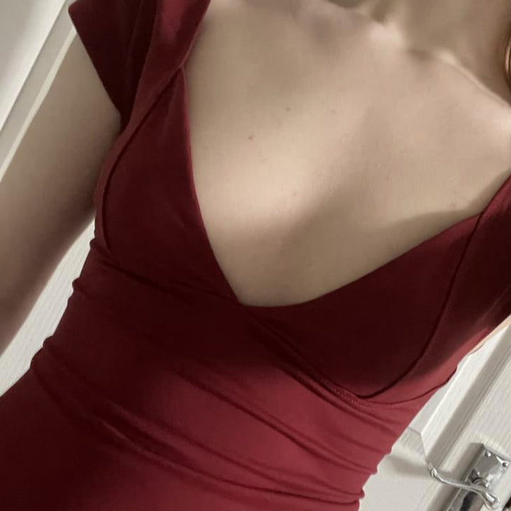 Damen Figurbetontes T-Shirt mit tiefem V-Ausschnitt Drune