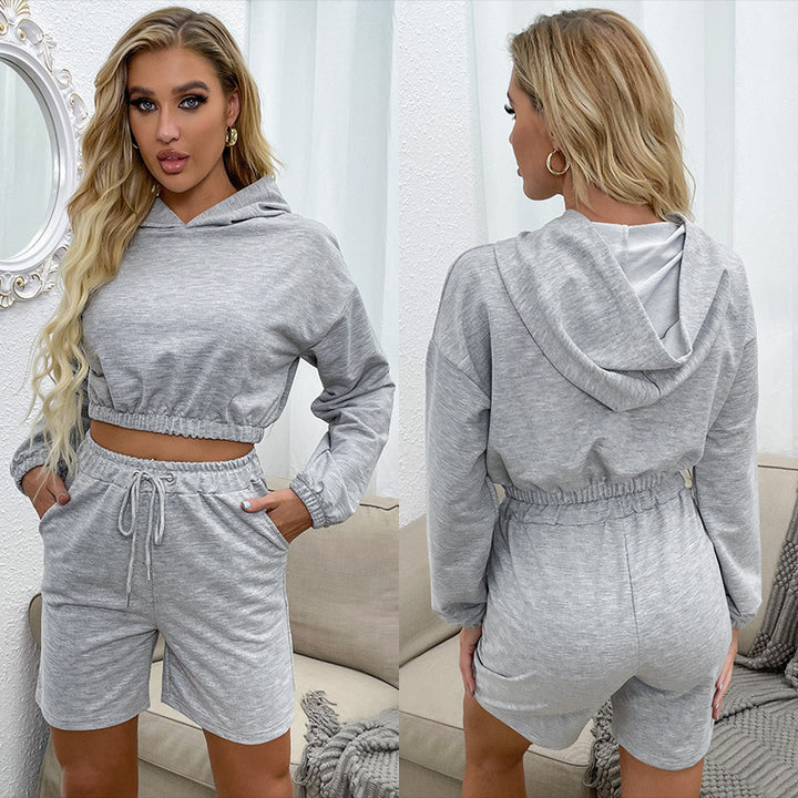 Damen lässiges Sport-Outfit mit Kapuzenpullover und kurzen Shorts Drune