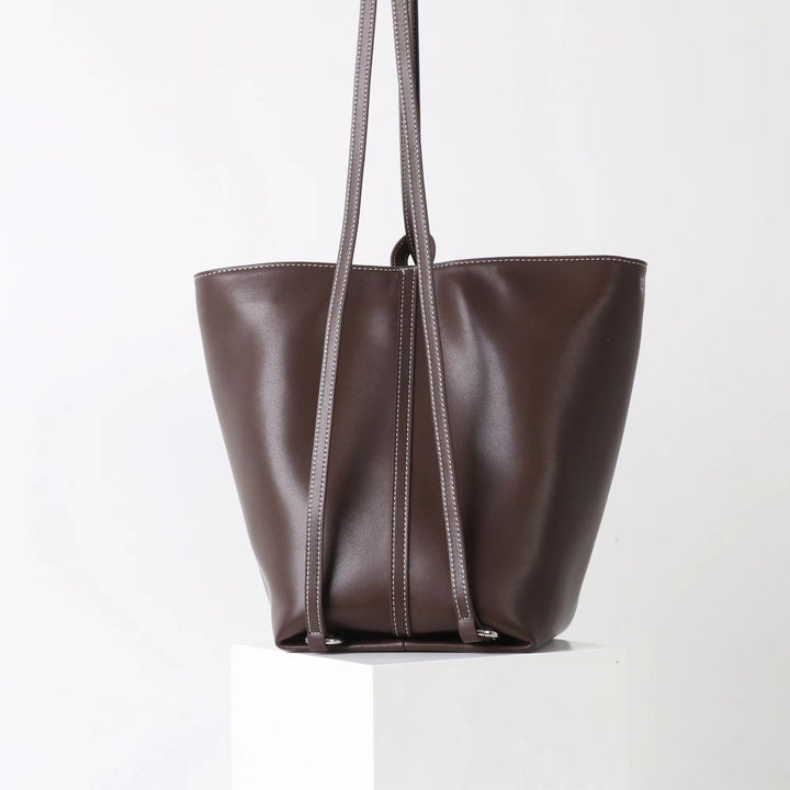 Drune | Stilvolle Robuste Braune Geprägte Brusttasche