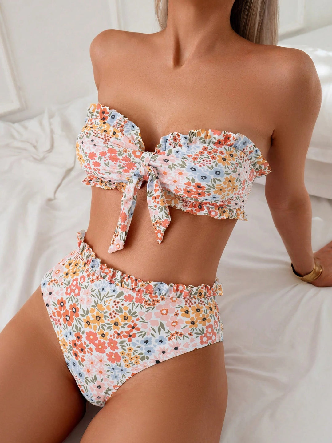 Damen Bandeau-Bikini mit verspieltem Rüschendesign Drune