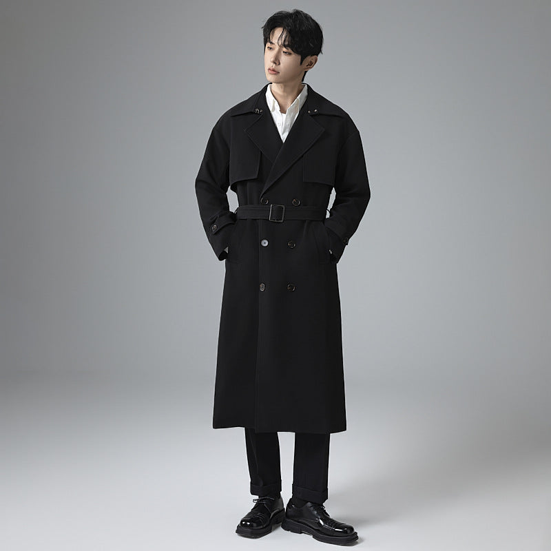 Herren Trenchcoat im minimalistischen Doppelreiher mit breitem Schalkragen und Taillengürtel Drune
