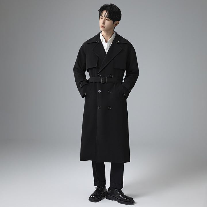 Herren Trenchcoat im minimalistischen Doppelreiher mit breitem Schalkragen und Taillengürtel Drune