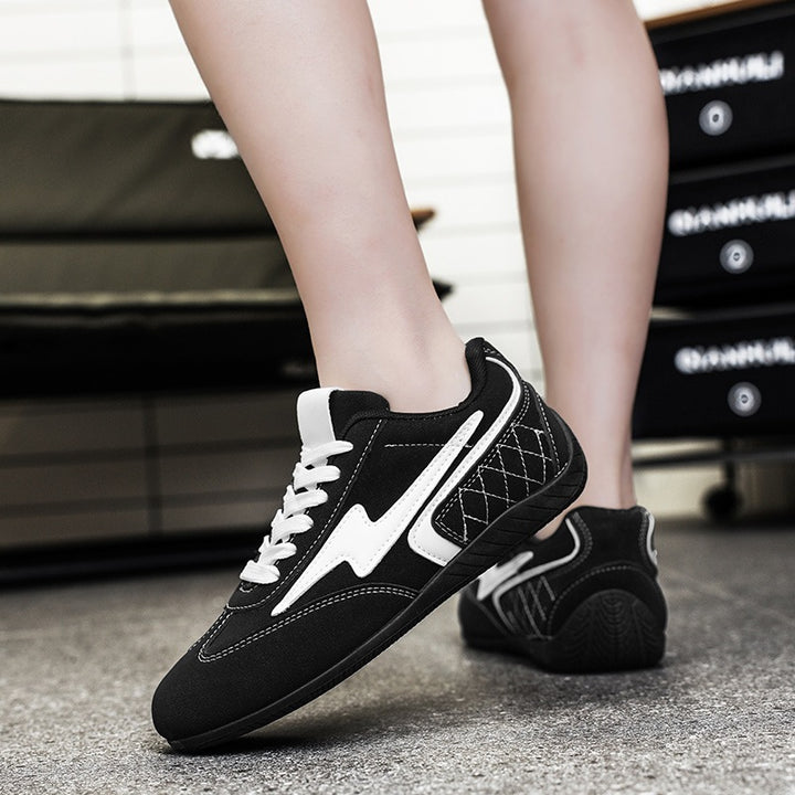 Damen leichte Retro-Skate-Sneaker mit gesteppter Seitenwand, gepolstertem Knöchelkragen und rutschfester Gummilaufsohle Drune