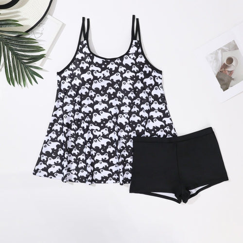 Damen verspieltes Strand-Outfit mit fließendem Top und Shorts Drune