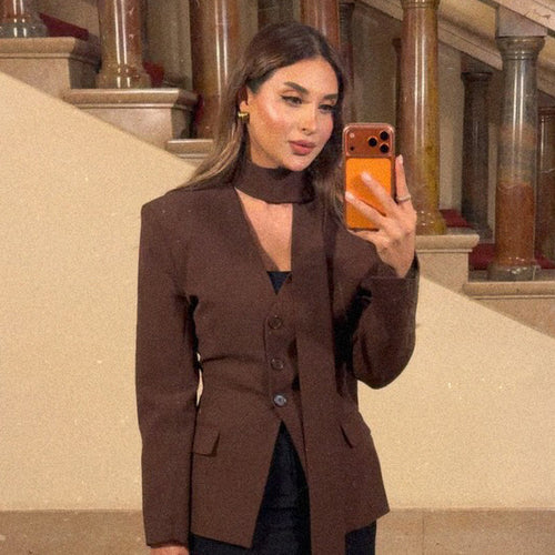 Damen Taillierter Blazer mit Schalkragenband, dreifacher Knopfleiste und Pattentaschen Drune
