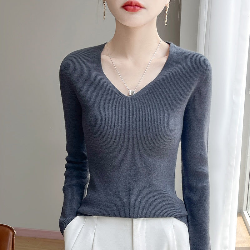 Damen Schmal geschnittener V‑Ausschnitt-Feinstrickpullover mit feiner Rippenstruktur und weicher Haptik Drune