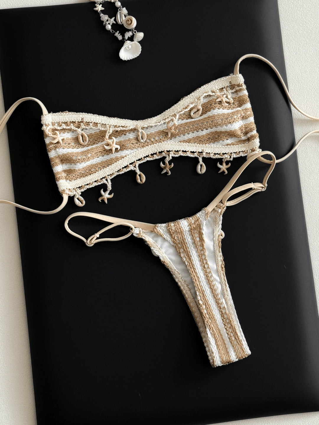 Damen Bandeau-Bikini mit einzigartigen Verzierungen Drune