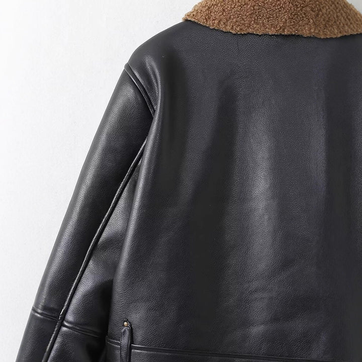 Damen Kurz geschnittene Aviator-Jacke in Lederoptik mit asymmetrischem Reißverschluss und Teddyfutter Drune