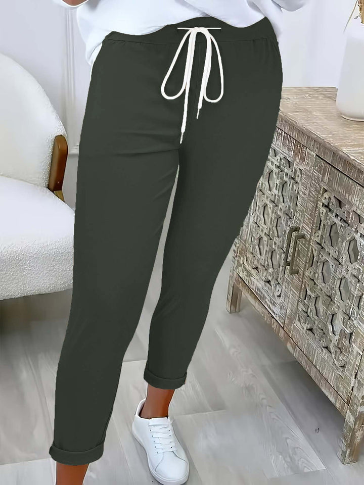 Damen Slim-Fit Jogginghose mit Tunnelzug und Umschlagbündchen Drune