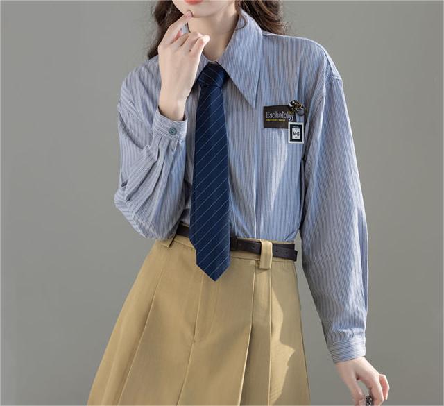 Damen Klassische gestreifte Bluse mit moderner Kragenform Drune