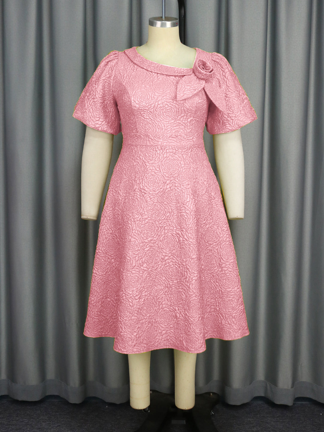 Damen Elegantes Kleid mit strukturierter Blumenapplikation Drune