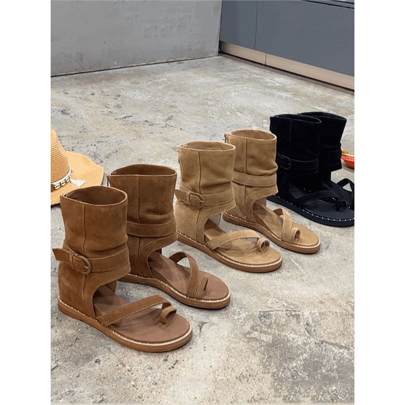 Damen knöchelhohe Veloursleder‑Sandalette mit Zehenring und verstellbarem Schaftriemen Drune