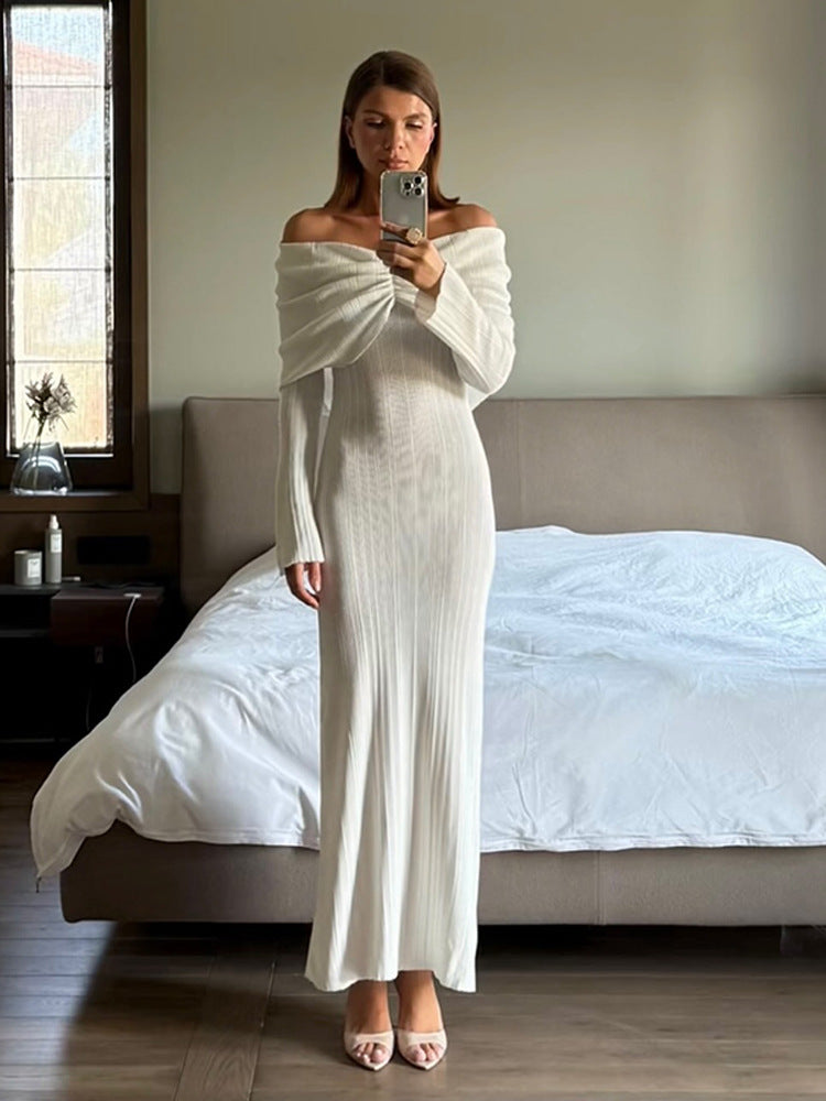 Damen Schulterfreies Maxikleid aus geripptem Feinstrick mit drapiertem Carmen‑Ausschnitt und figurnaher Silhouette Drune