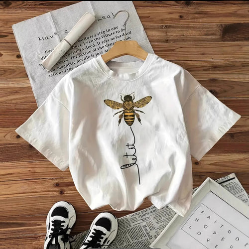 Damen T-Shirt mit künstlerischem Bienenmotiv und lässigem Schriftzug Drune