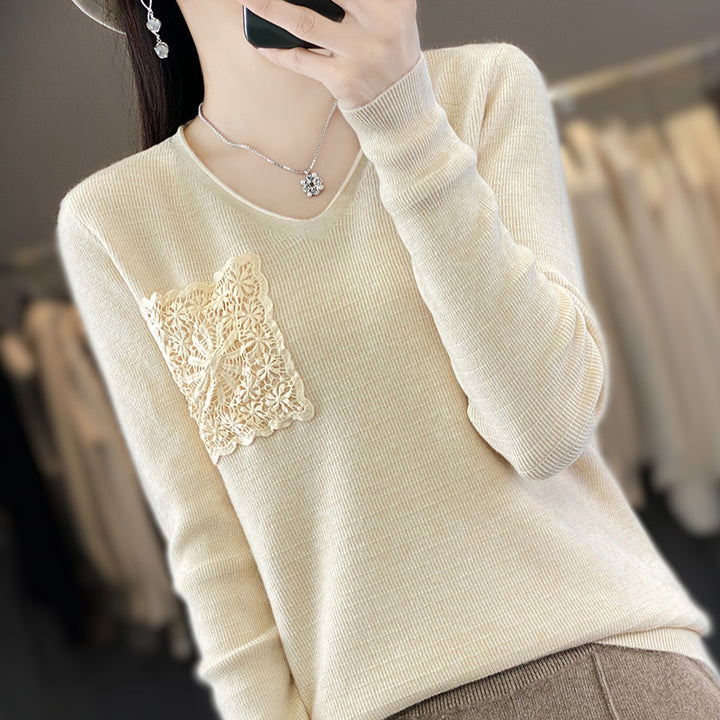 Damen Kaschmir‑Optik V‑Ausschnittpullover mit floraler Häkelapplikation Drune