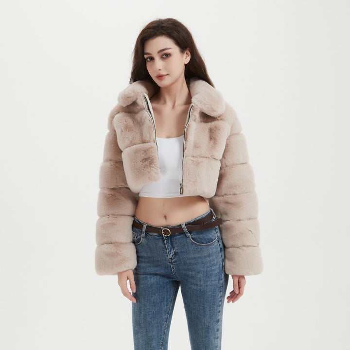 Damen Cropped Kunstpelzjacke mit horizontalen Volumenpaneelen, Steh-Umlegekragen und Reißverschluss Drune
