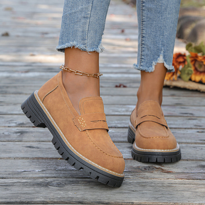 Damen robuste Loafer mit markanter Profilsohle, weichem Veloursoptik-Obermaterial und gepolstertem Komfortfußbett Drune