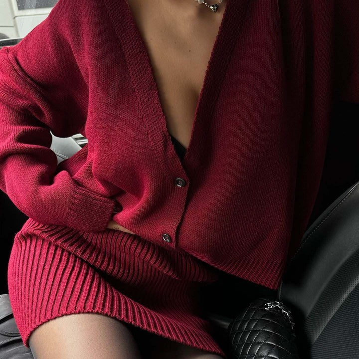 Damen Strick-Anzug mit tiefem V-Ausschnitt und Knopfdetail Drune