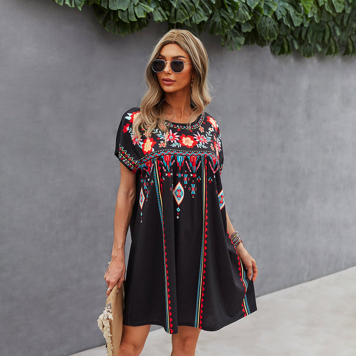 Damen kurzärmeliges Sommerkleid mit buntem Stickdesign und weiter A-Linie Drune