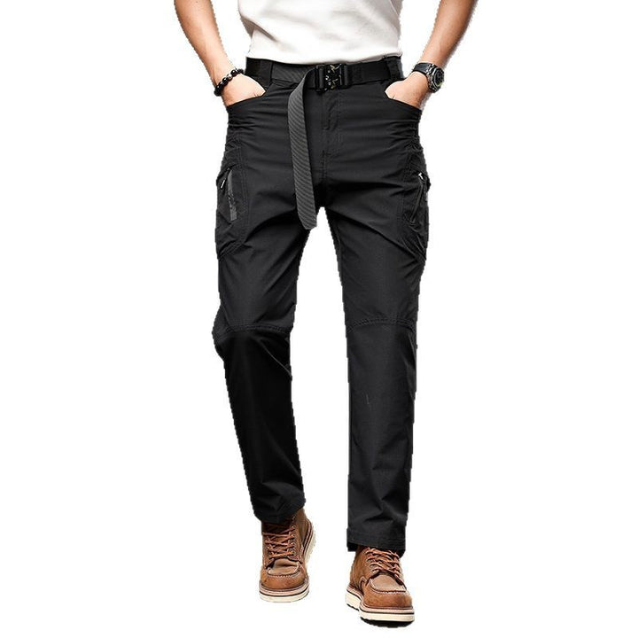 Herren Technische Trekkinghose mit wasserabweisender Oberfläche, ergonomischen Knieabnähern und Multifachtaschen Drune