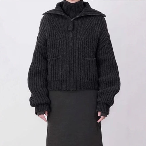 Damen modischer Grobstrickpullover mit hohem Kragen und praktischen Taschen Drune