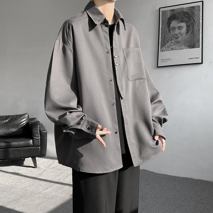 Unisex Oversize Hemdjacke im minimalistischen Utility-Look mit Brusttasche und verdeckter Knopfleiste Drune