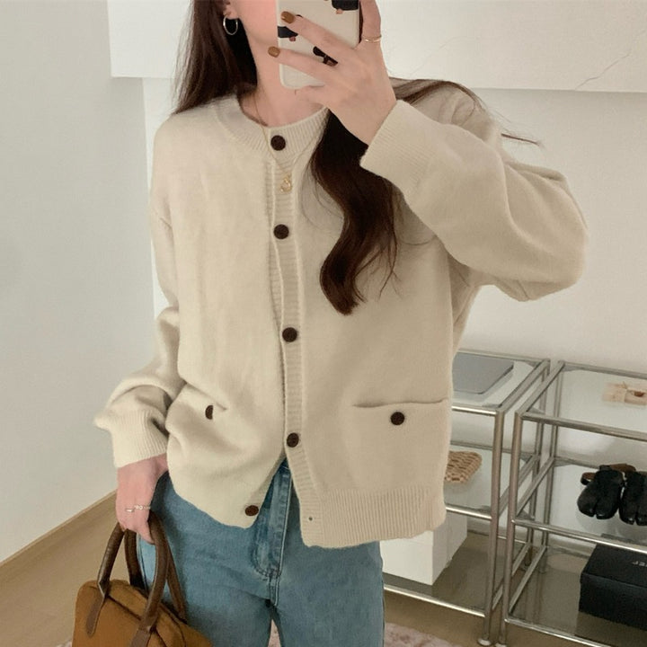 Damen gemütliche Strickjacke mit charakteristischen Knopfdetails Drune