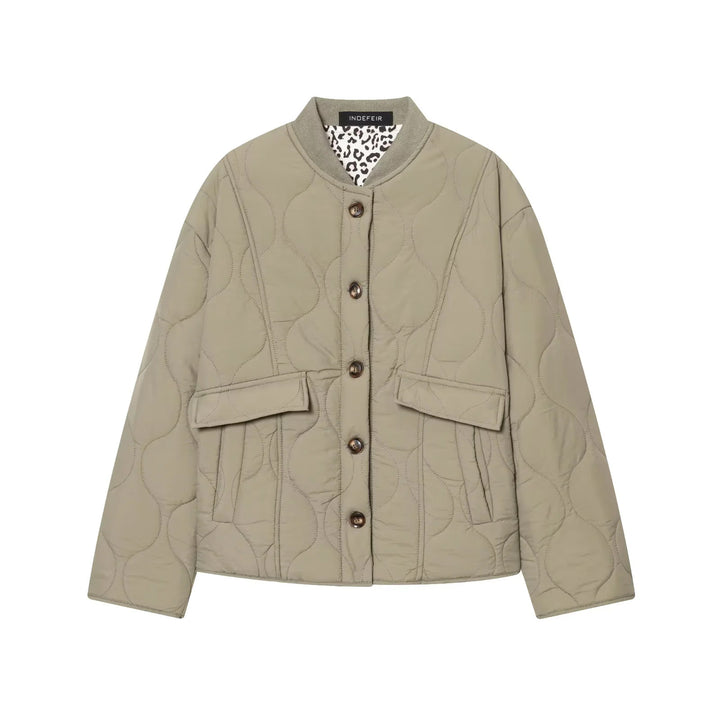 Damen nan wattierte Steppjacke mit kastiger Silhouette, geripptem Stehkragen und aufgesetzten Pattentaschen Drune